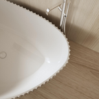 MonblariVENUSSeriesOvalBathCloseShot